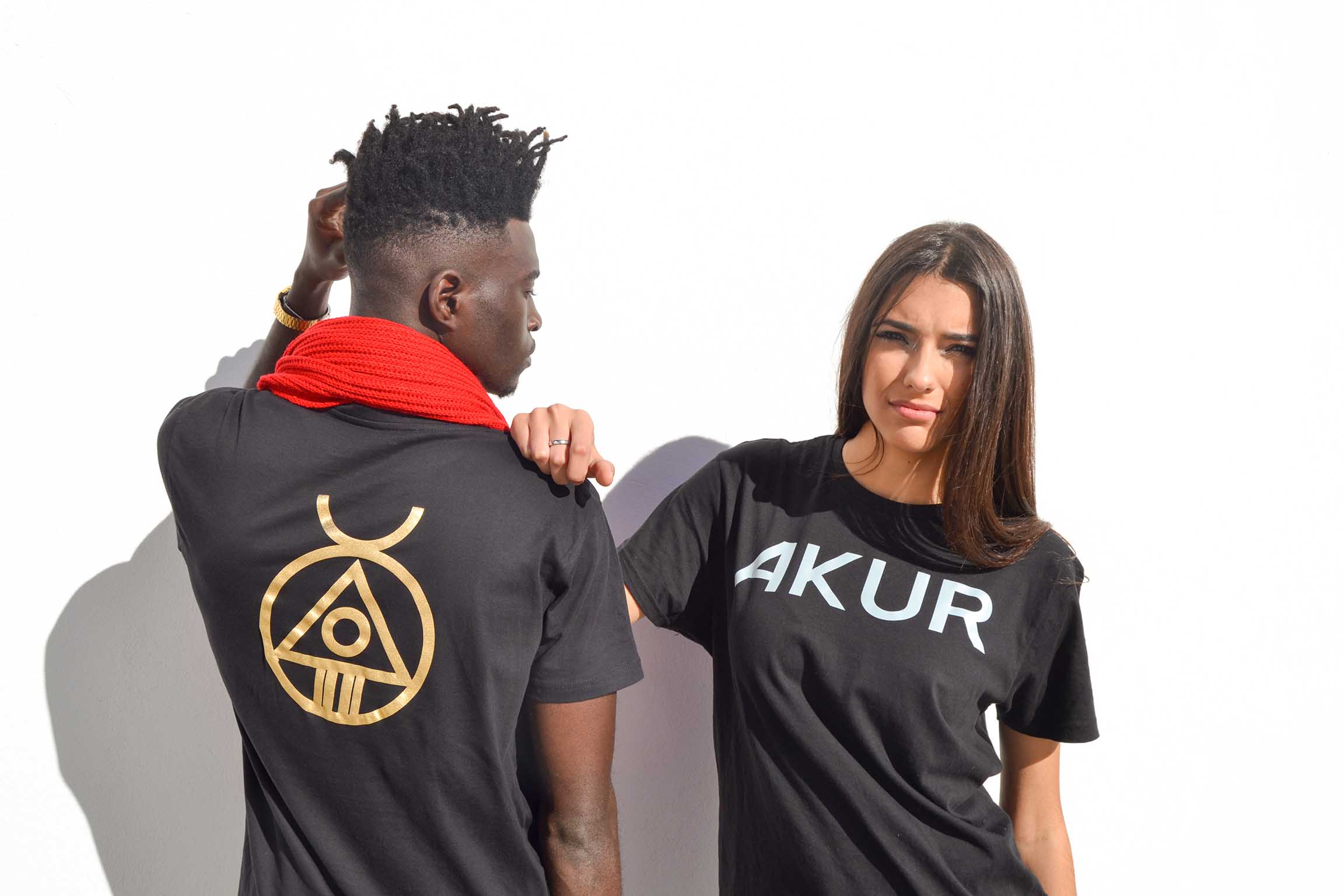 AKUR GOLD ANA GARCIA Y DANNY LQ 1 LGP Lemingate Agencia de Publicidad AKUR GOLD